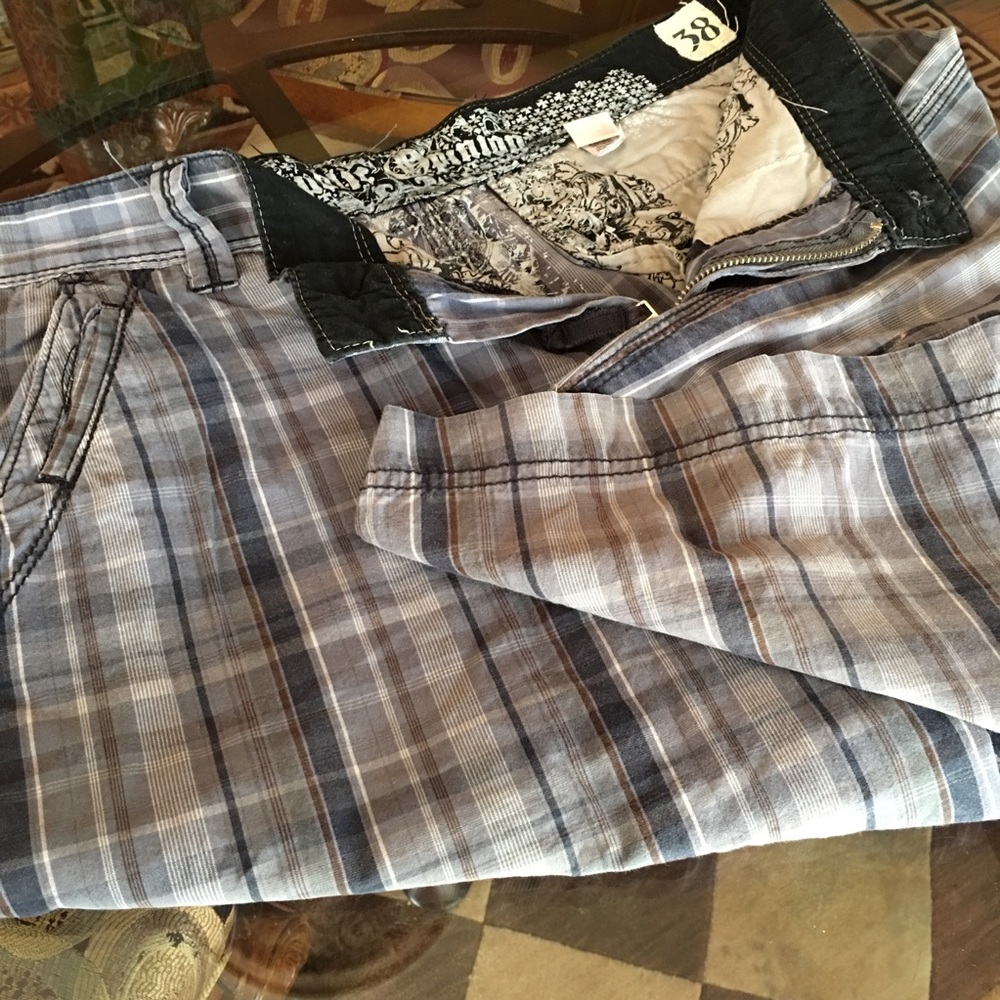 Public Opinion Size 38 Men’s Bermudas